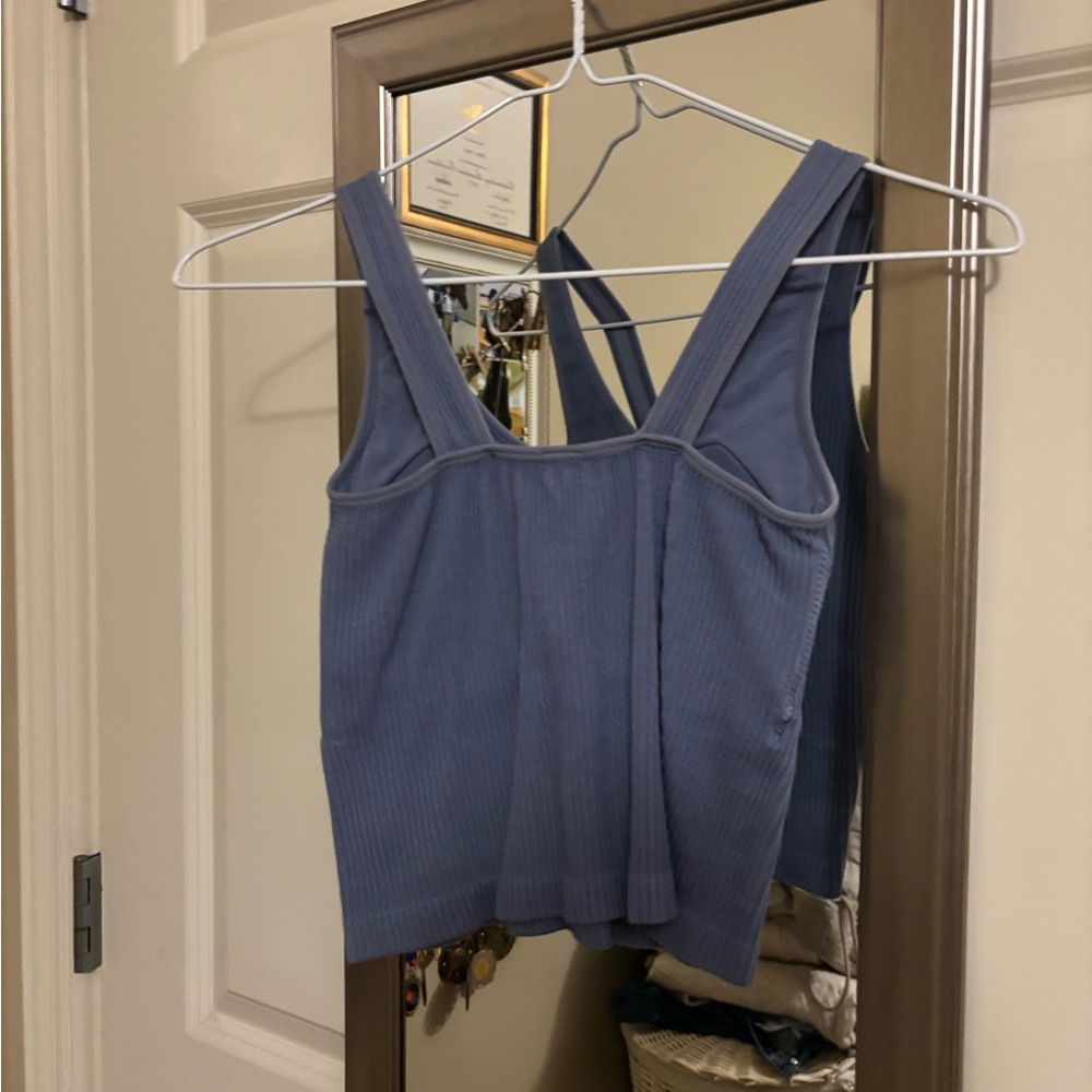 Stylish Navy Ribbed Crop Top - Picture 2 of 3